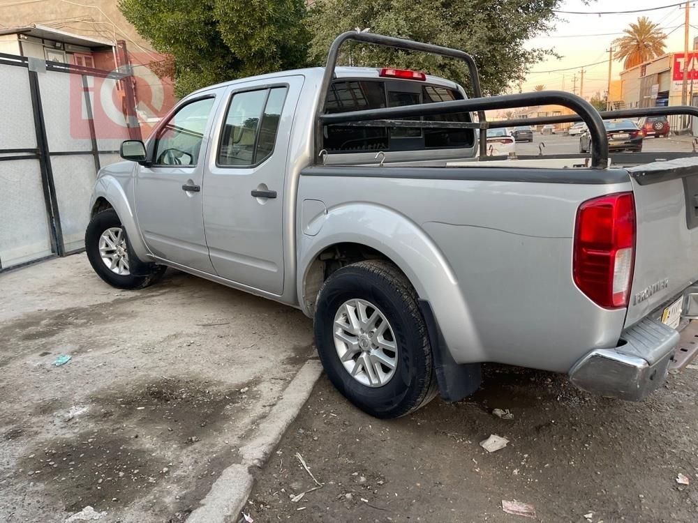 نيسان فرونتر